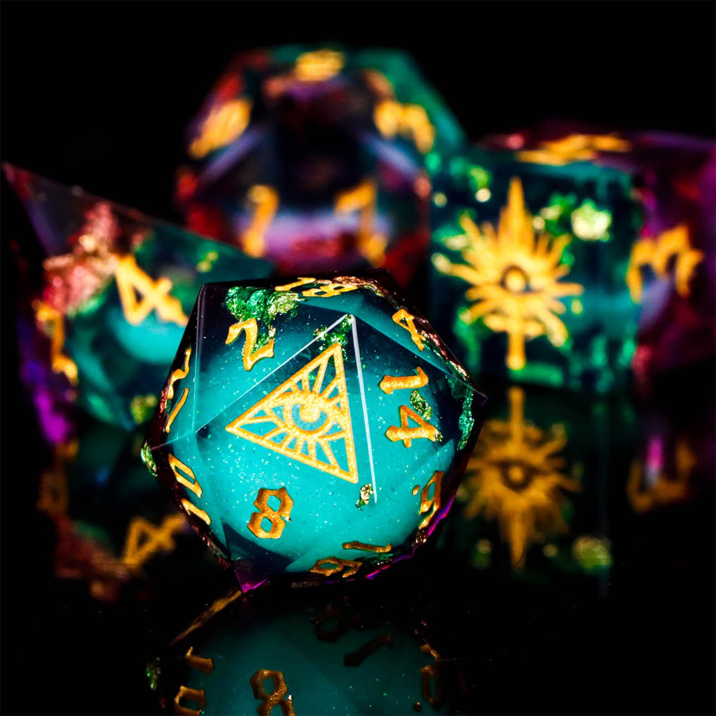 Demon Eye Flowing Sand Dice for COC, DND & Baldur’s Gate 3 Resin TRPG Dice